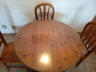 Mesa extensible madera con cristal + 4 sillas