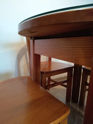 Mesa extensible madera con cristal + 4 sillas