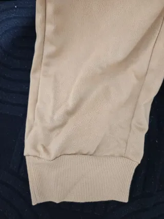 Sudadera beige con logo París ..