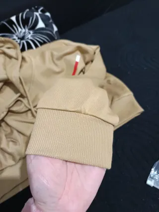 Sudadera beige con logo París ..