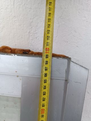 Ventana corredera de aluminio con vidrio