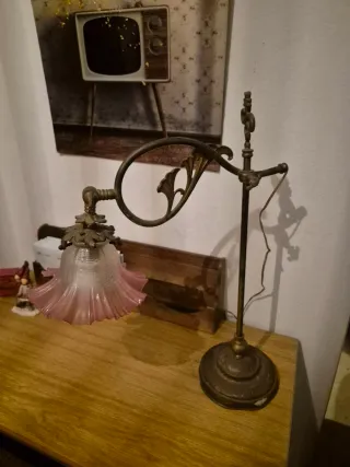 Lámpara de mesa antigua