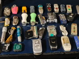 Colección de mecheros variados