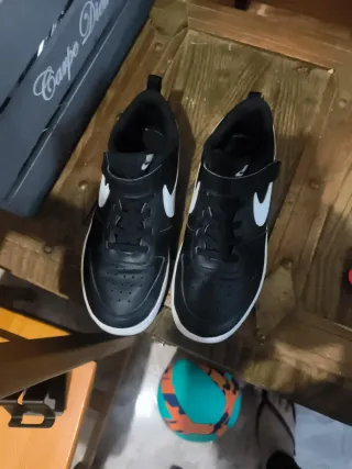 Zapatillas Nike Negras con Blanco