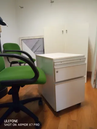 Cajonera blanca con ruedas