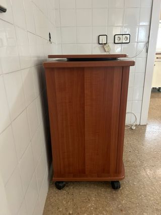 Mueble auxiliar TV madera con ruedas