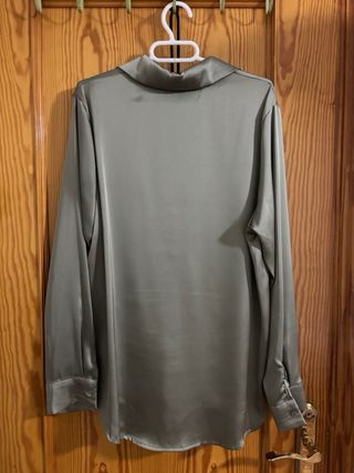 Camisa verde satinada