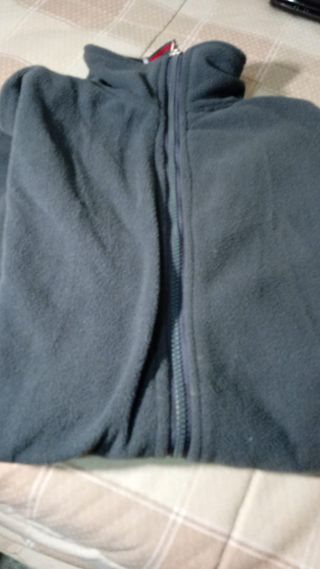 Chaqueta polar gris