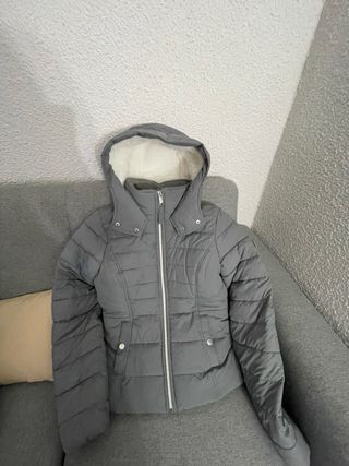Abrigo Hollister Gris Talla XS