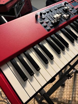 Nord Electro 6D 73 Teclado