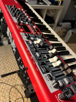 Nord Electro 6D 73 Teclado