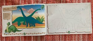 Libro e album operativo sui dinosauri