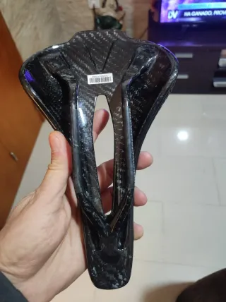 Sillín Ryet Carbono 3D 250x140 179gr