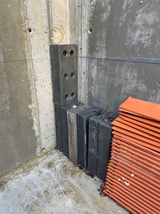 Vallas metálica obra 25€/ud Pie valla caucho 7€/ud