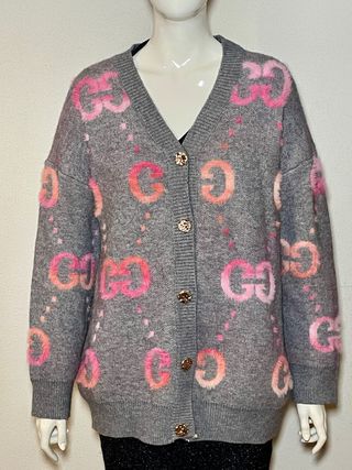 Cárdigan GG Gris y Rosa Talla Única. Estilo Gucci