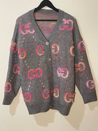 Cárdigan GG Gris y Rosa Talla Única. Estilo Gucci