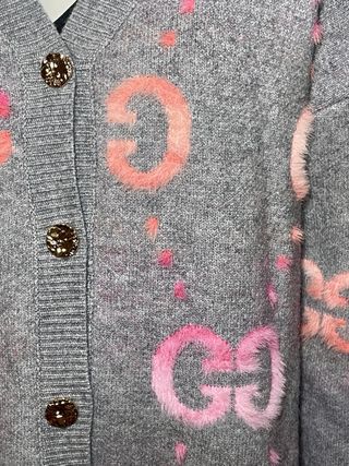 Cárdigan GG Gris y Rosa Talla Única. Estilo Gucci