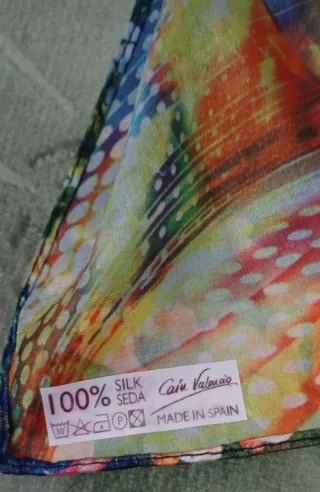 Pañuelo de seda estampado floral