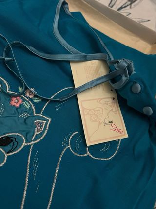 Pigiama vintage con ricamo scoiattolo