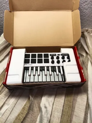 Akai MPK Mini MK3 White Controlador