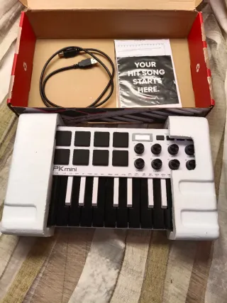 Akai MPK Mini MK3 White Controlador