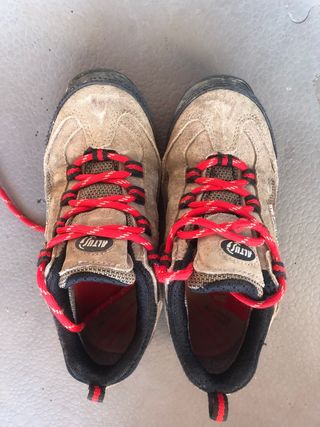 Zapatillas montaña niño Talla 33