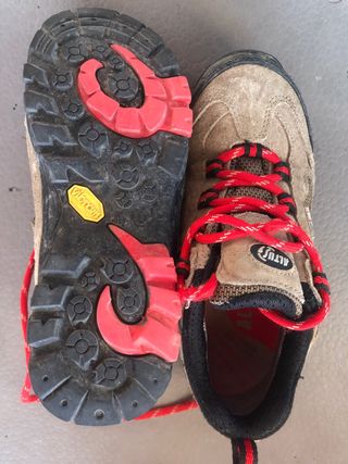 Zapatillas montaña niño Talla 33