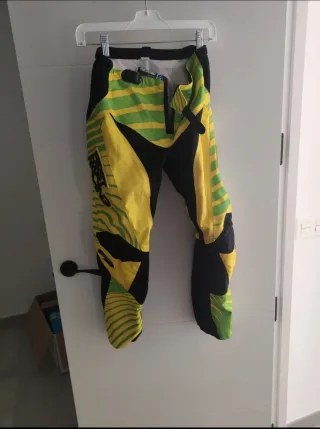 Pantalón moto niño talla 26