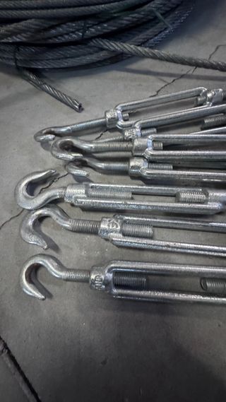 Cabo de aço e esticadores