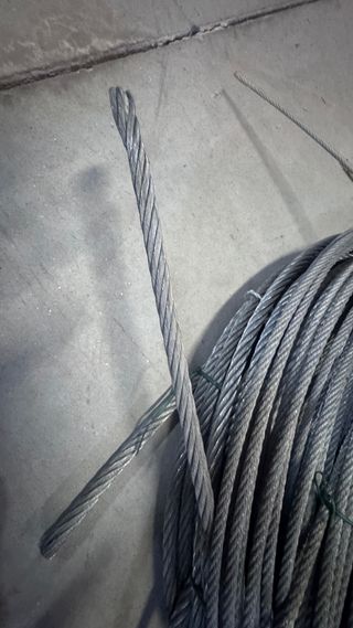 Cabo de aço e esticadores