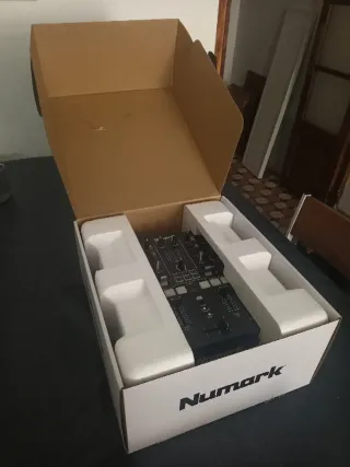 Numark Scratch Mixer DJ