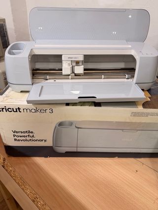 Cricut Maker 3 Nueva con Caja