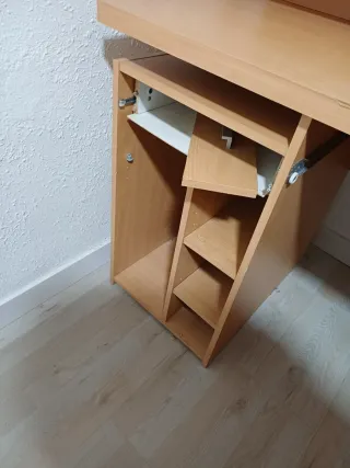 Escritorio madera y metal