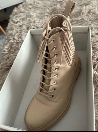 Botas bege T 35
