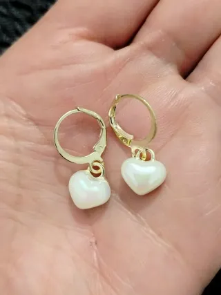 Pendientes Corazón dorados y blanco nacarado