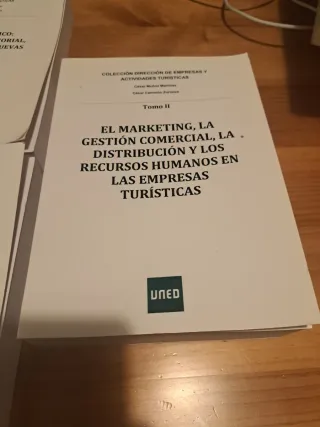Libros de dirección de empresas y turismo Uned.