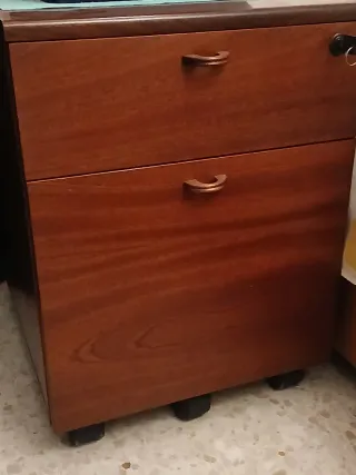 Mesa escritorio y cajonera