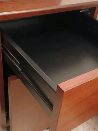 Mesa escritorio y cajonera