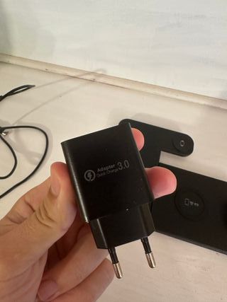 Base di Ricarica Wireless 4 in 1 Nera