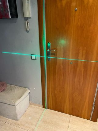 Nivel Láser Popoman Verde y Amarillo