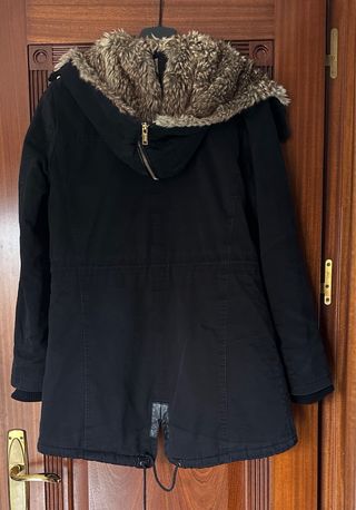 Abrigo Softy negro con borreguito. Talla S