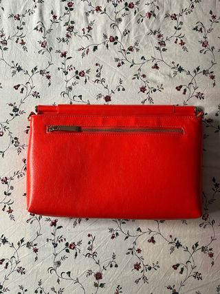 Bolso de mano naranja y rojo