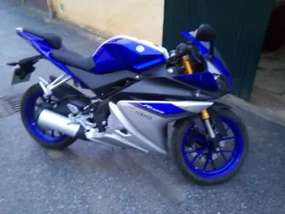 Yamaha R125 Azul y Plata