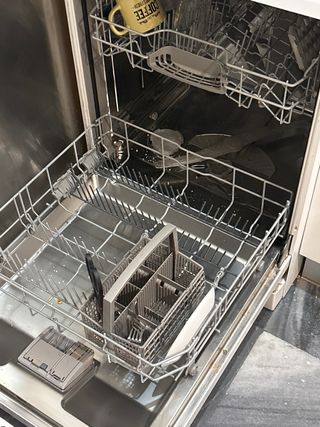 Friegaplatos, lavaplatos, friegaplatfriegaplat Bos