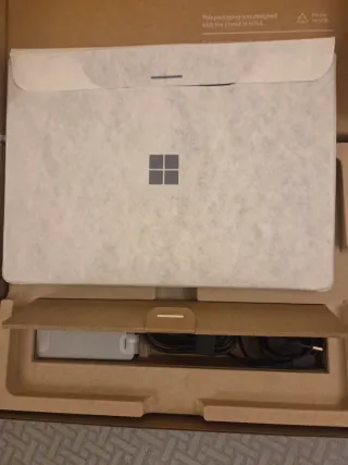 Microsoft Surface Pro 11 Copilot+ PC OLED.