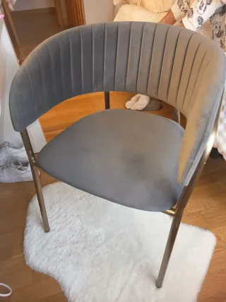 Silla terciopelo tocador salón gris