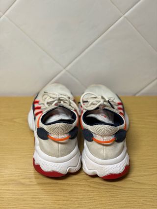 Adidas Ozweego rojas y blancas