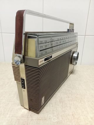 Radio Transistor Vanguard Centauro 41 PT. Funciona