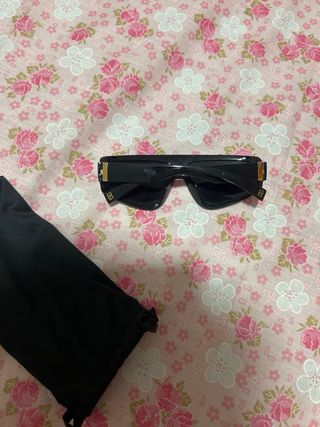 Gafas de sol Dolce & Gabbana negras y doradas