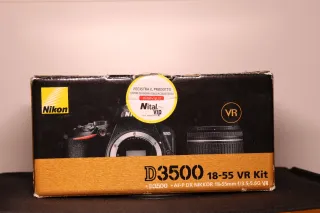 Nikon D3500 impecable + 2 objetivos + regalo